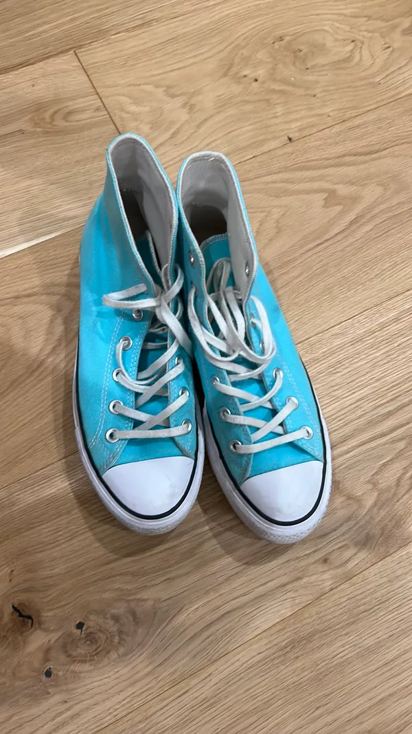 Women’s bright blue high top converse  - Image 6