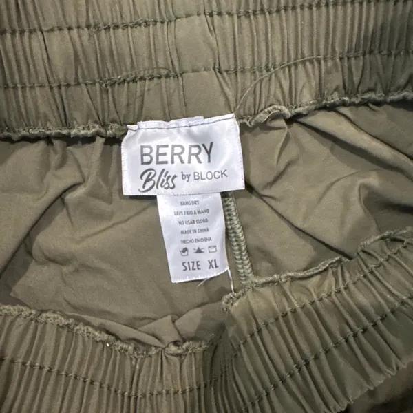 Brown cargo shorts with adjustable Size XL - Image 2