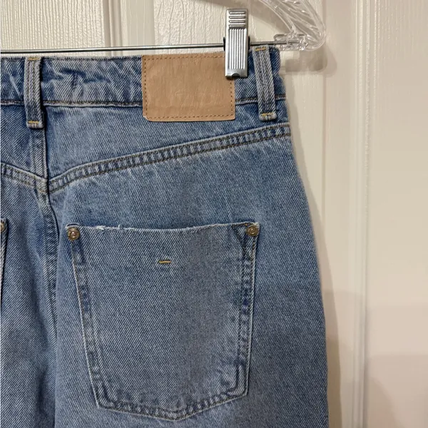 ZARA high rise mom‎ jeans size 6 light distressing - Image 6