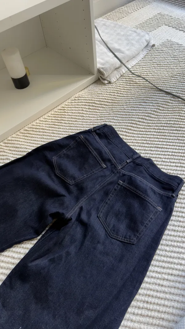 Uniqlo dark wash denim jeans size 27 - Image 5