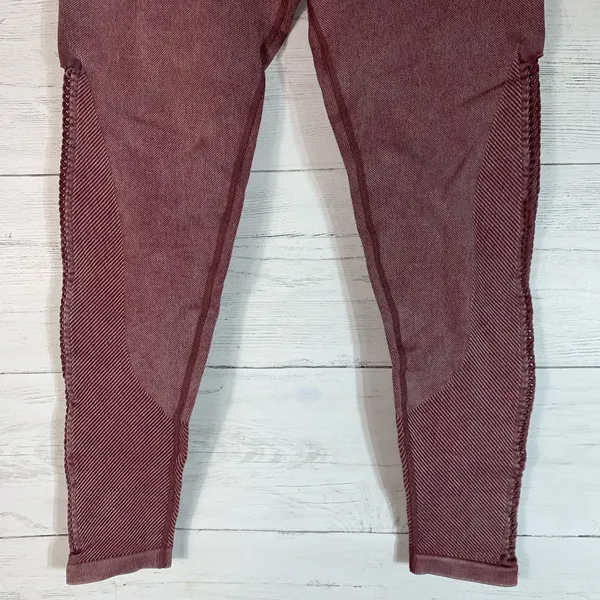 Offline By Aerie Size Medium Real Me Hi Rise 7/8 Leggings burgundy - Image 3