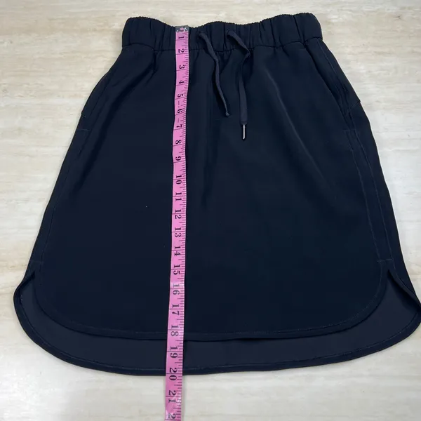 Lululemon On the Fly Skirt BlackWoven Drawstring Travel Casual Mini Skirt Size 4 - Image 5