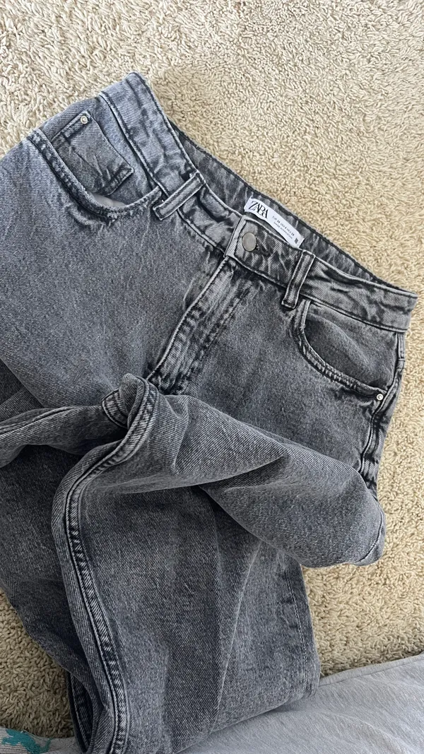 Zara Mom Jeans - Image 3