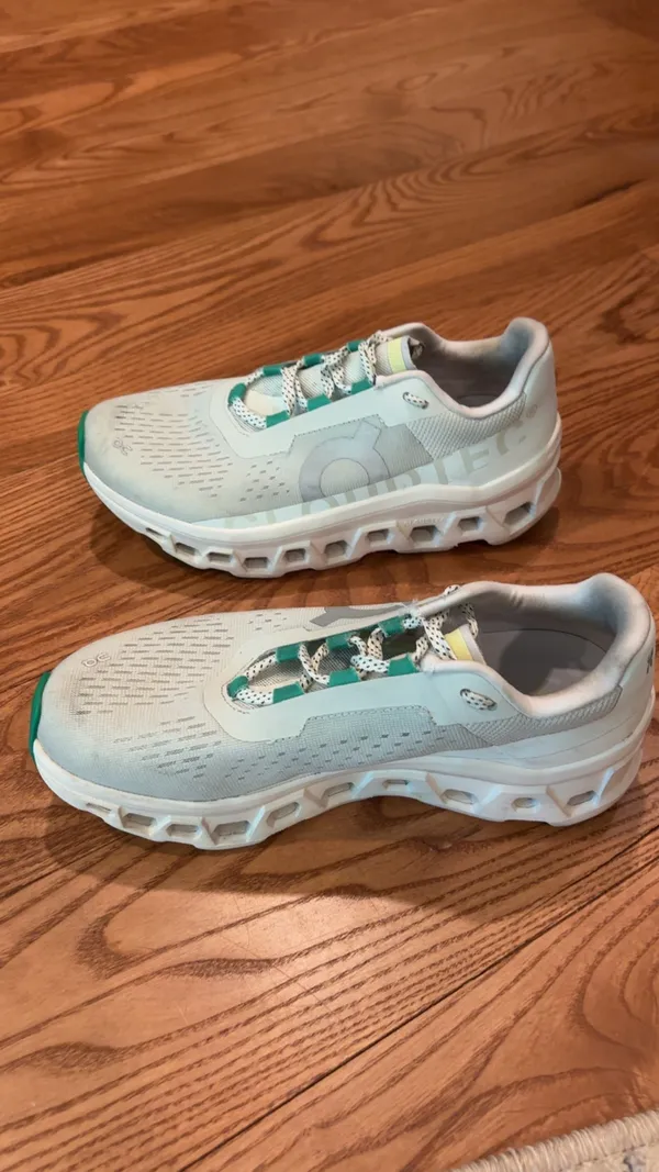 On Cloud Running Shoes Cloudtec Helion Women’s 8 - Image 3