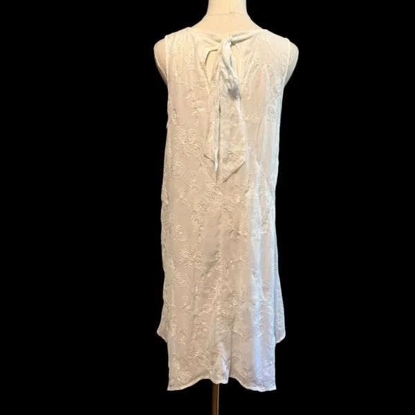 ELLE White Dress SZ L Embossed W/ Embroidery LWD Bow Tie Back Handkerchief Sheer - Image 6