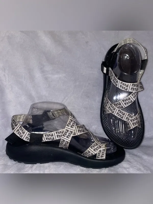 Chaco Women’s Size 10 ZX2 Classic Grey Geometric Strappy Sandals Toe Loop - Image 7