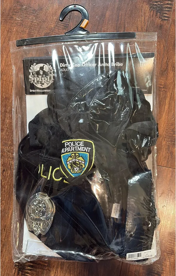 Spirit Halloween Woman Officer Halloween Costume - Image 4