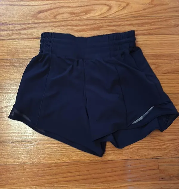 Lululemon Hotty Hot 4” - Image 3