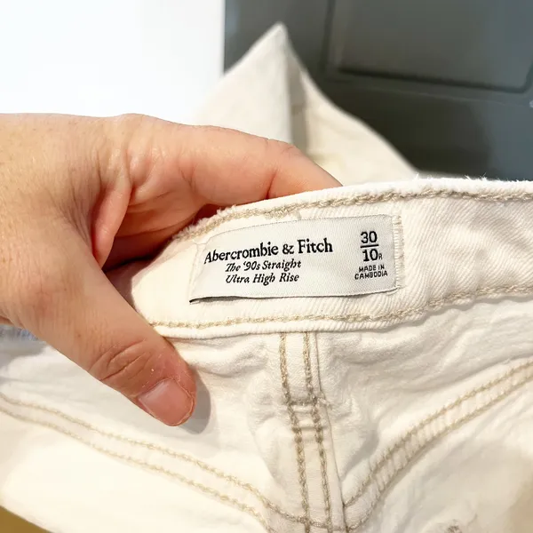 Abercrombie & Fitch The '90s Ultra High Rise Ripped Straight Jeans Cream 30 / 10 - Image 3