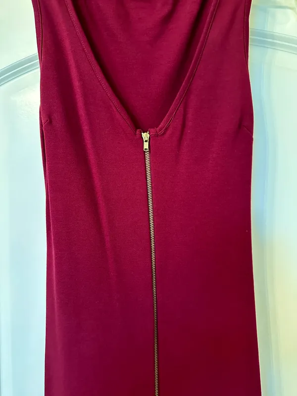 Minette - Stunning Deep Red Bodycon Dress with Gold Zipper - Brand new! - Image 5