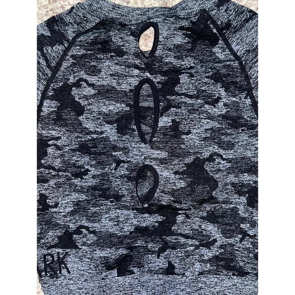 Gymshark Adapt Camo Seamless Crop Top‎ Long Sleeve Small Workout Gym - Image 2