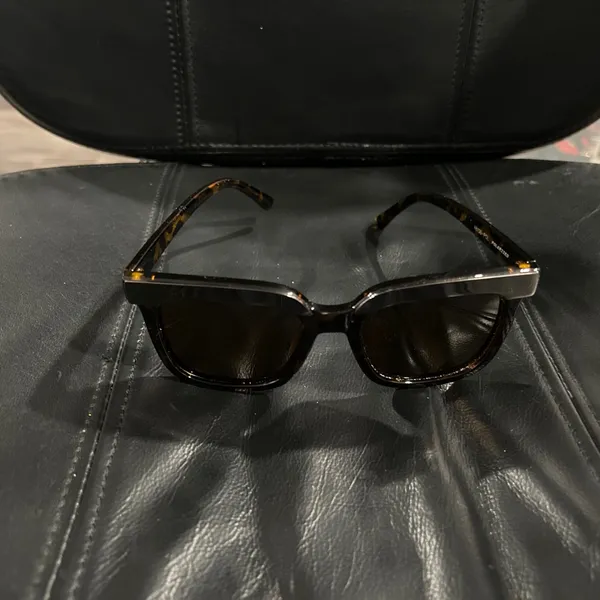 Stylish Tortoise Shell Sunglasses Brown - Image 6