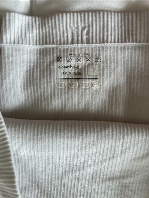 Ribbed Square - Image 2