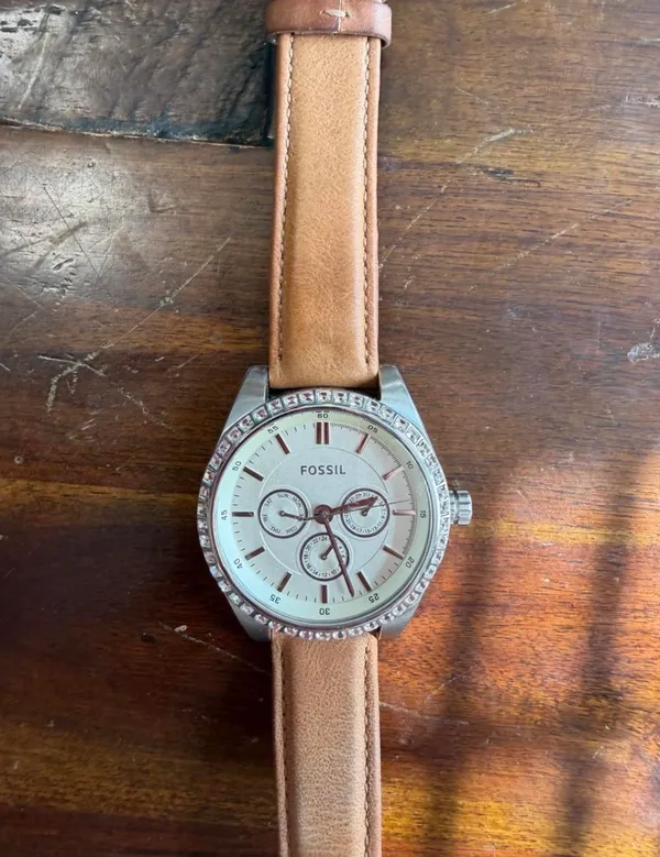 Women’s Fossil Watch- Brown Leather - Image 2