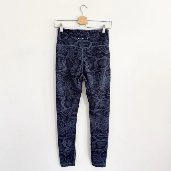 Anthropologie All Fenix Leggings Medium High Rise 7/8 Yoga Blue Snake Print M - Image 4