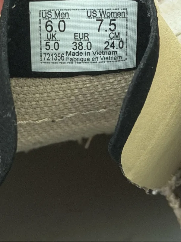 the Vans UltraRange EXO sneakers in a beige and black colorway unisex 7.5 W - Image 5