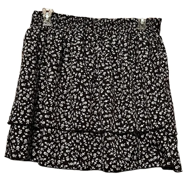 Shein Curve Black and White Floral Ruffle Tiered Skirt 2XL - Image 2