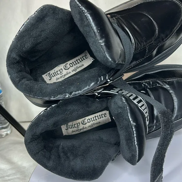 Juicy Couture Women's Black Veronica Winter Platform Boots size 9. - Image 5
