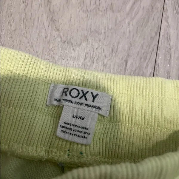 Roxy Women's Light Yellow Athletic Shorts - Image 2