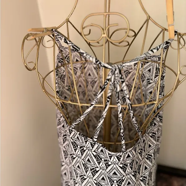 Abercrombie & Fitch Black White Geometric Print Tank Small Strappy Back Detail - Image 8