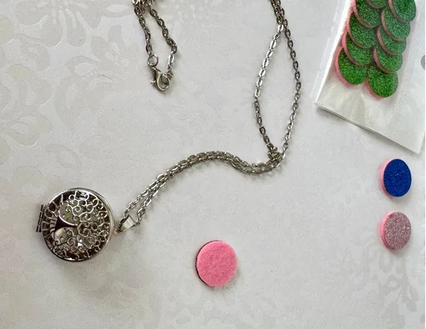 Aromatherapy Pendant Necklace Silver - Image 4