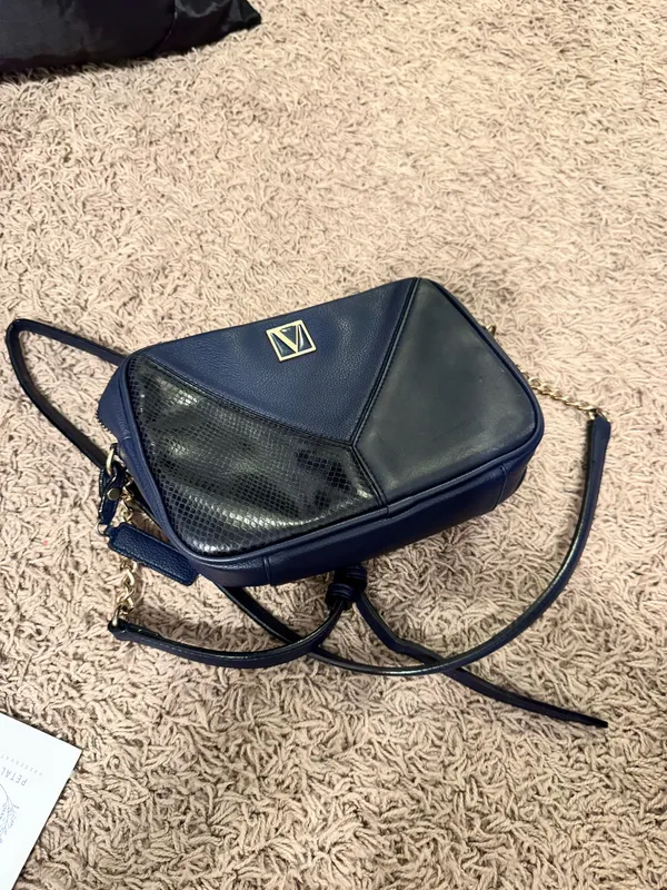 Victoria's Secret Crossbody Purse navy - Image 4