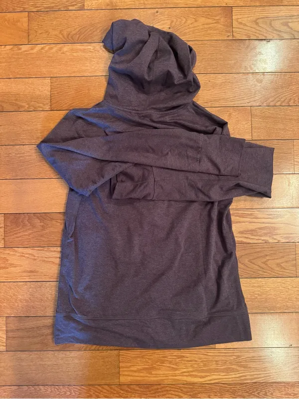 Vuori Women’s Halo Performance Hoodie 2.0 – Fig Heather – Size Small - Image 6