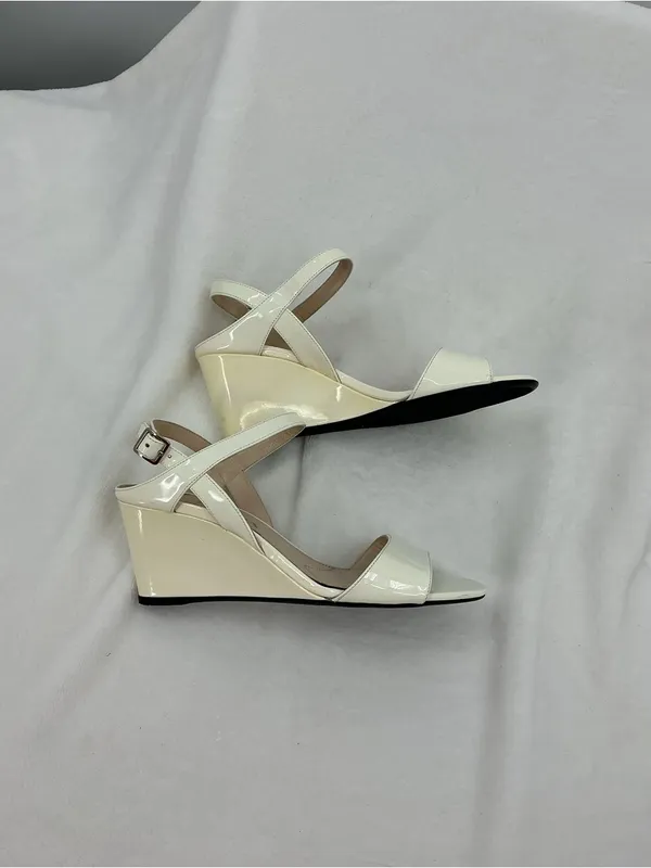 Prada Cream Patent Leather Ankle-Strap Heels B51 - Image 2