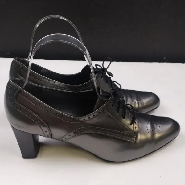 Stuart Weitzman Women's Silver Heels/Oxfords Sz7.5M SKU3914 - Image 4