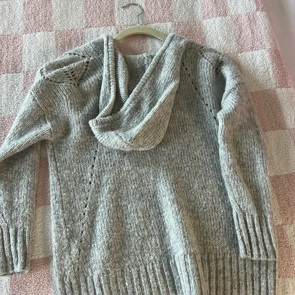 American Eagle Soft Gray Knit Sweater - Image 5