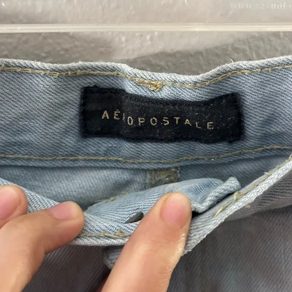 Aeropostale Women Light Blue Denim Jean Cheeky Shorts Distressed‎ Ripped size 8 - Image 5