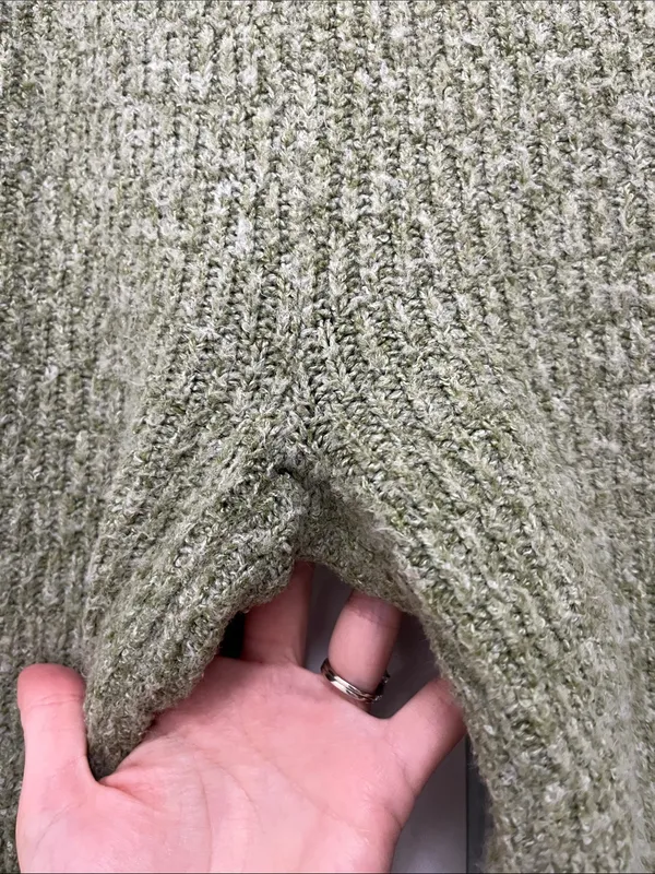 Universal Threads Olive Green Wide Leg Cable Knit Pants - Size Medium - Image 8