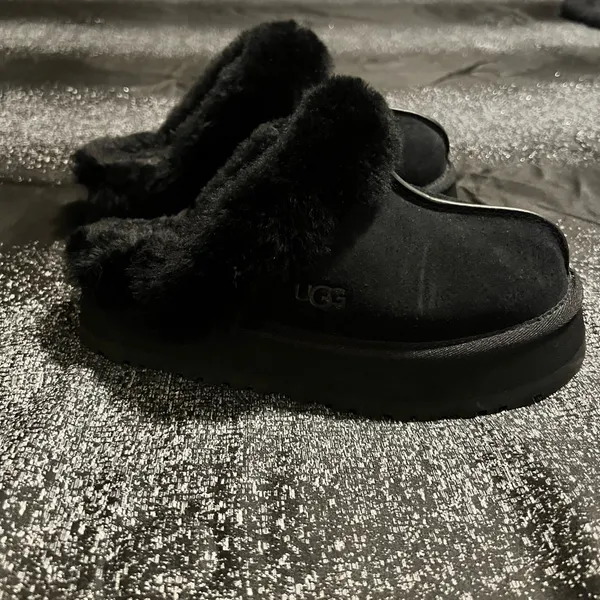 Womens sz6 UGG Disquette Platform Slippers Black Suede Shearling Fur Slides - Image 7