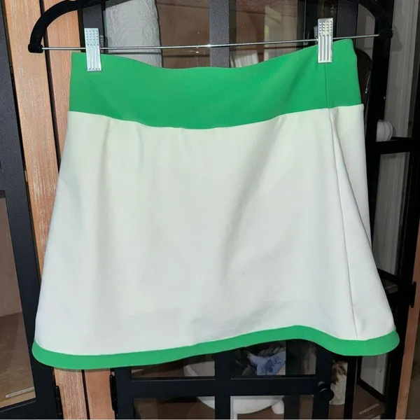Amazon Kyodan Golf Tennis Skirt kelly Green colorblock contrast Skort asymmetrical mini - Image 2