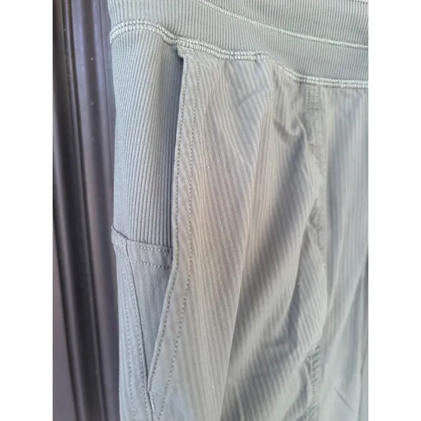 Lululemon Beyond the Studio Jogger Sage Green Pinstripe Ruched Pants Womens SZ 6 - Image 5