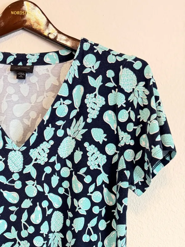 J.Jill V neck tropical fruit print monochromatic Tshirt, aqua and navy blue, M - Image 6