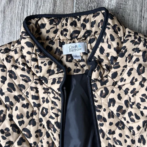 Croft & Barrow Women's L Full Zip Leopard Cheetah Animal Print Quilted Vest #132 - Image 4