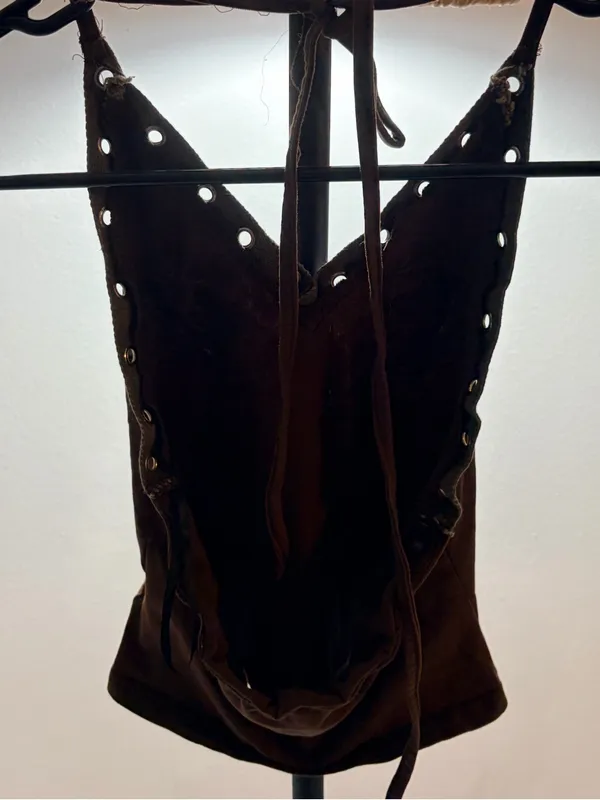SHEIN Brown Graphic V-Neck Camisole with Stud Accents - Image 4