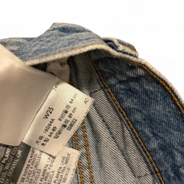 Levi's 501 blue raw hem denim shorts size 25 - Image 4