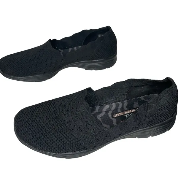 Skechers Classic Fit‎ Memory Foam Black Shoes - Image 3