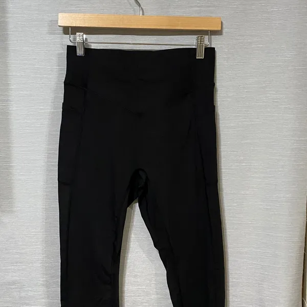 Halara Black Crossover V-Waist Ruched Scrunch Butt Pockets Leggings Womens M - Image 3