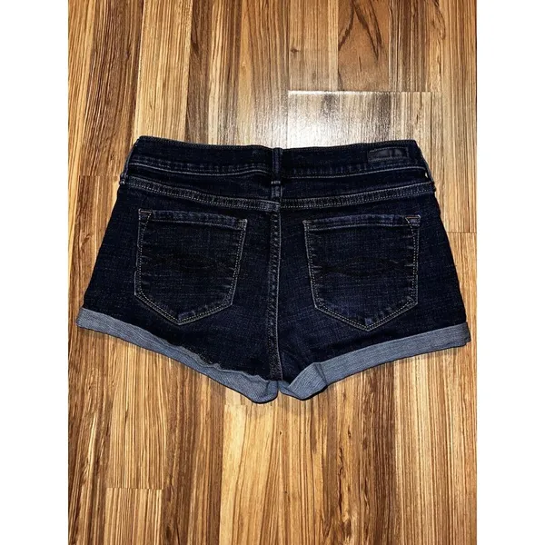 Abercrombie and Fitch Women's Juniors Dark wash denim Jean‎ shorts size 26 - Image 5
