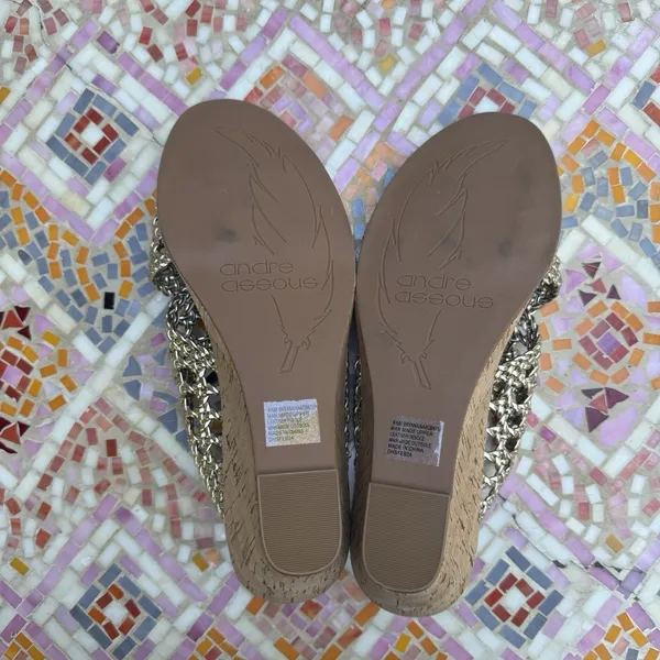 André Assous Bryana Woven‎ Wedge Sandals Gold Size 9.5 Women Featherweights - Image 8