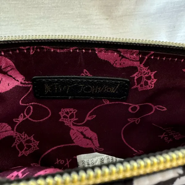 Betsey Johnson Black and White Shoulder Bag - Image 10
