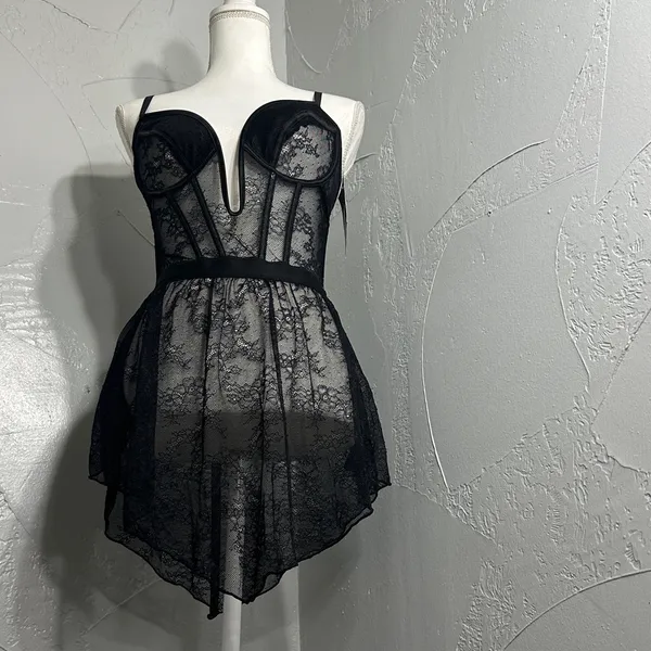 Roma Black Sheer Lace Babydoll Chemise with Plunge Cups - Image 7