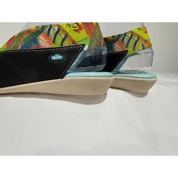 Cloud Brand Women's Wedge Sandals Size 7/38 - Image 4