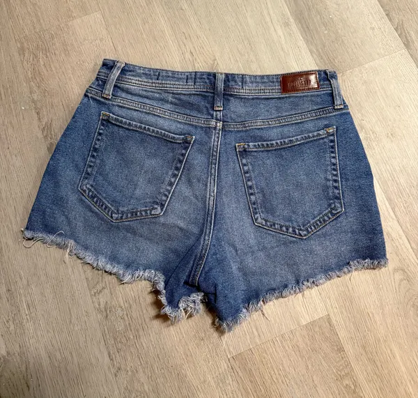 Hollister High-Rise Denim Mom Shorts - Image 5