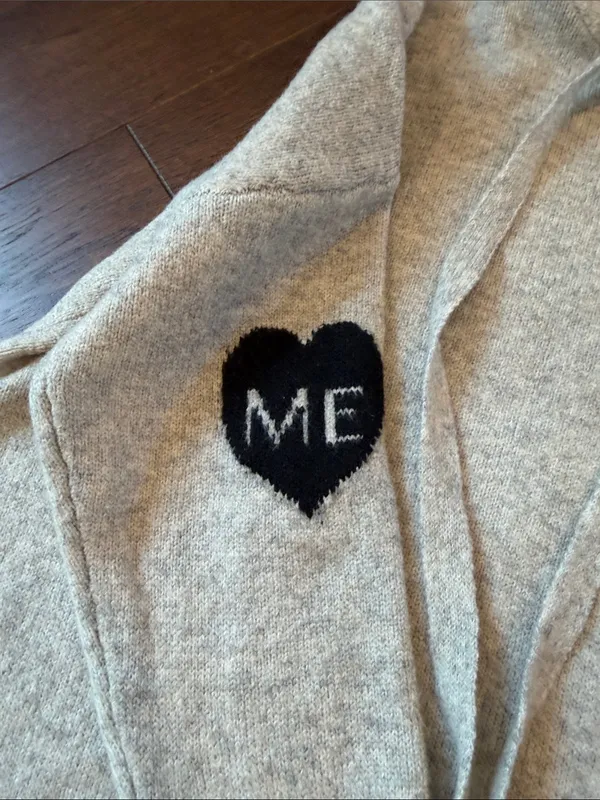 On You Heart Hoodie Sweater Size Medium - C30-067 - Image 5
