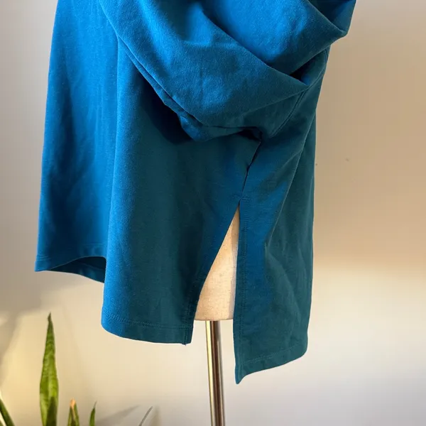 Nike Yoga Women's Teal-Blue Long Sleeve Crewneck Top Oversized Dri Fit Large - Image 4