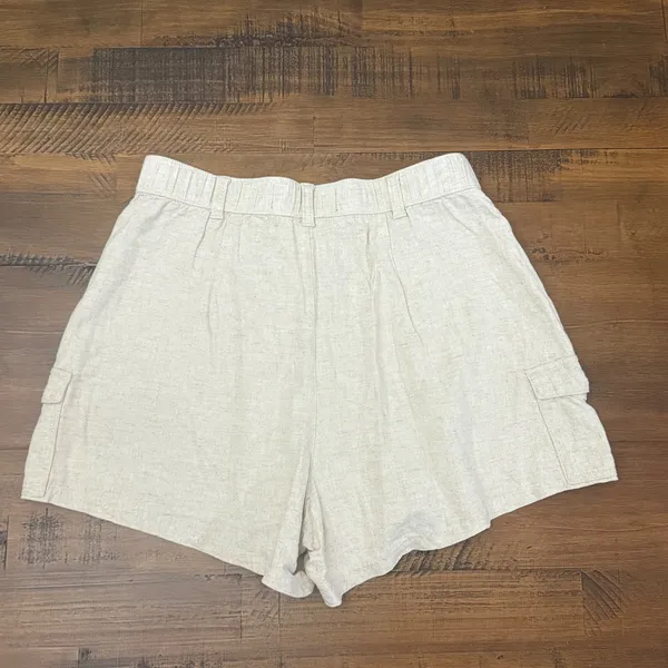 Hollister Ultra High Rise Soft Shorts Beige Linen‎ Cargo Women's Size Medium - Image 3